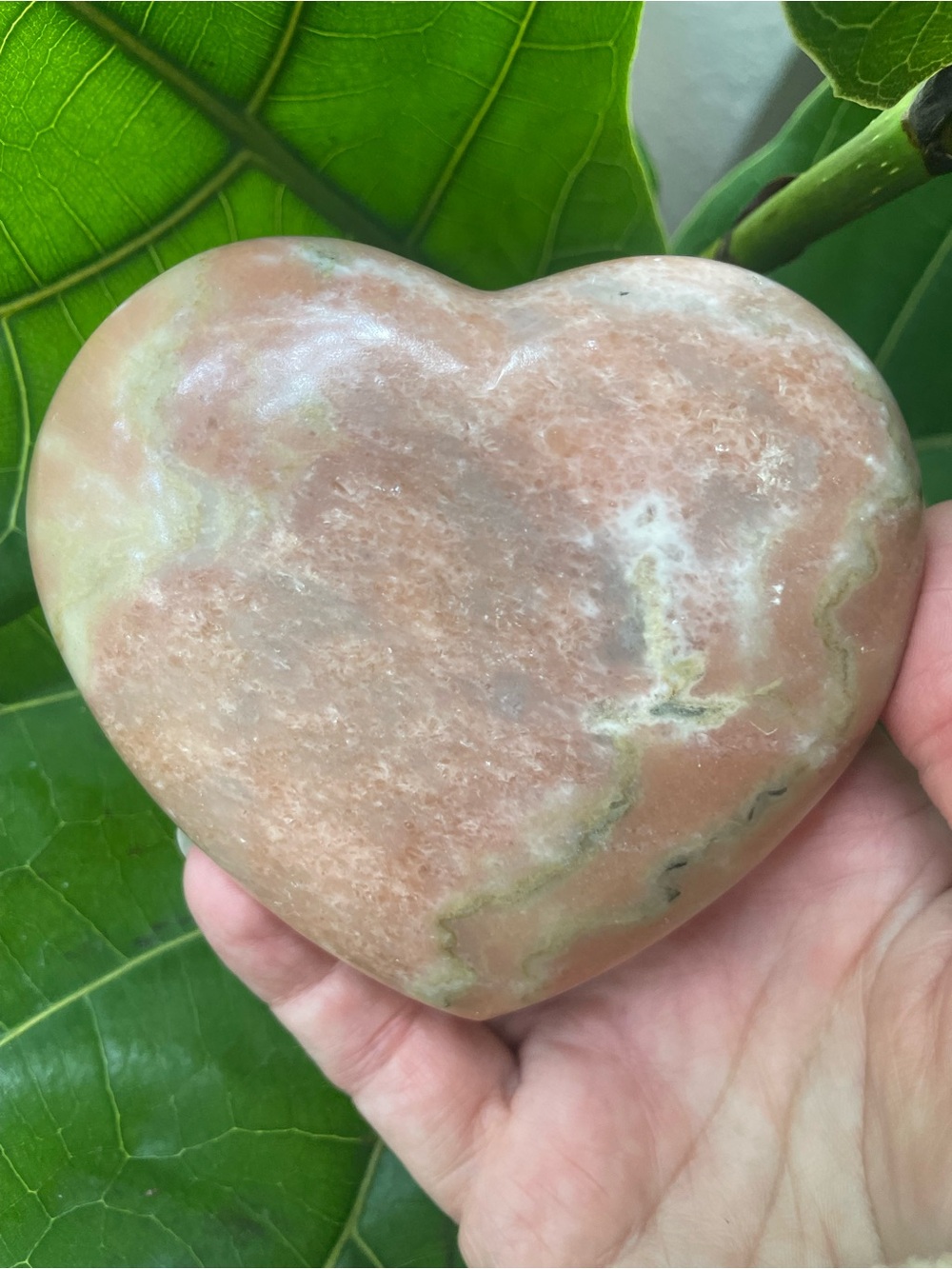 Large polished crystal, heart and peach calcite - Picture 3 of 10
